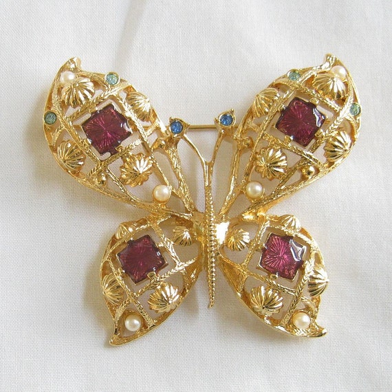 Beautiful Vintage Signed Avon Butterfly Brooch