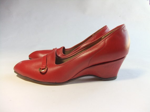 Vintage 1960s Shoes // The Cherry Candy Pointed Toe by FabGabs