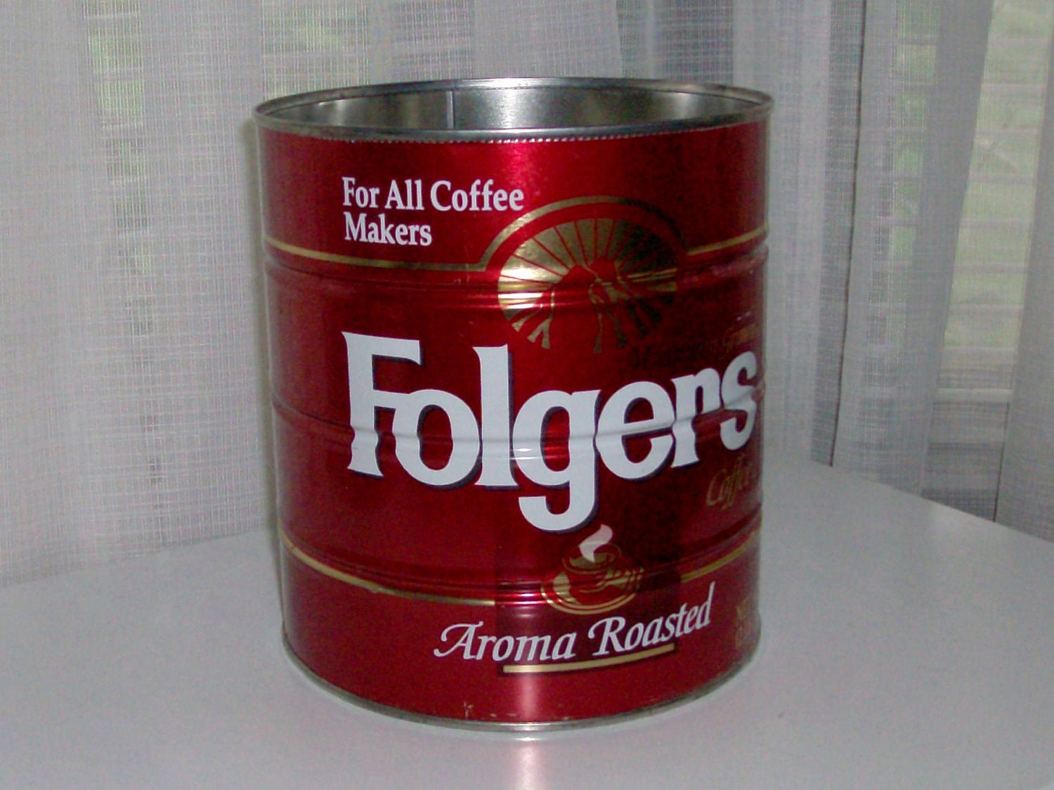 Firal 2024. Компания Folgers железная банка. Folgers Coffee жестяная банка. Canned Coffee. Tin code.