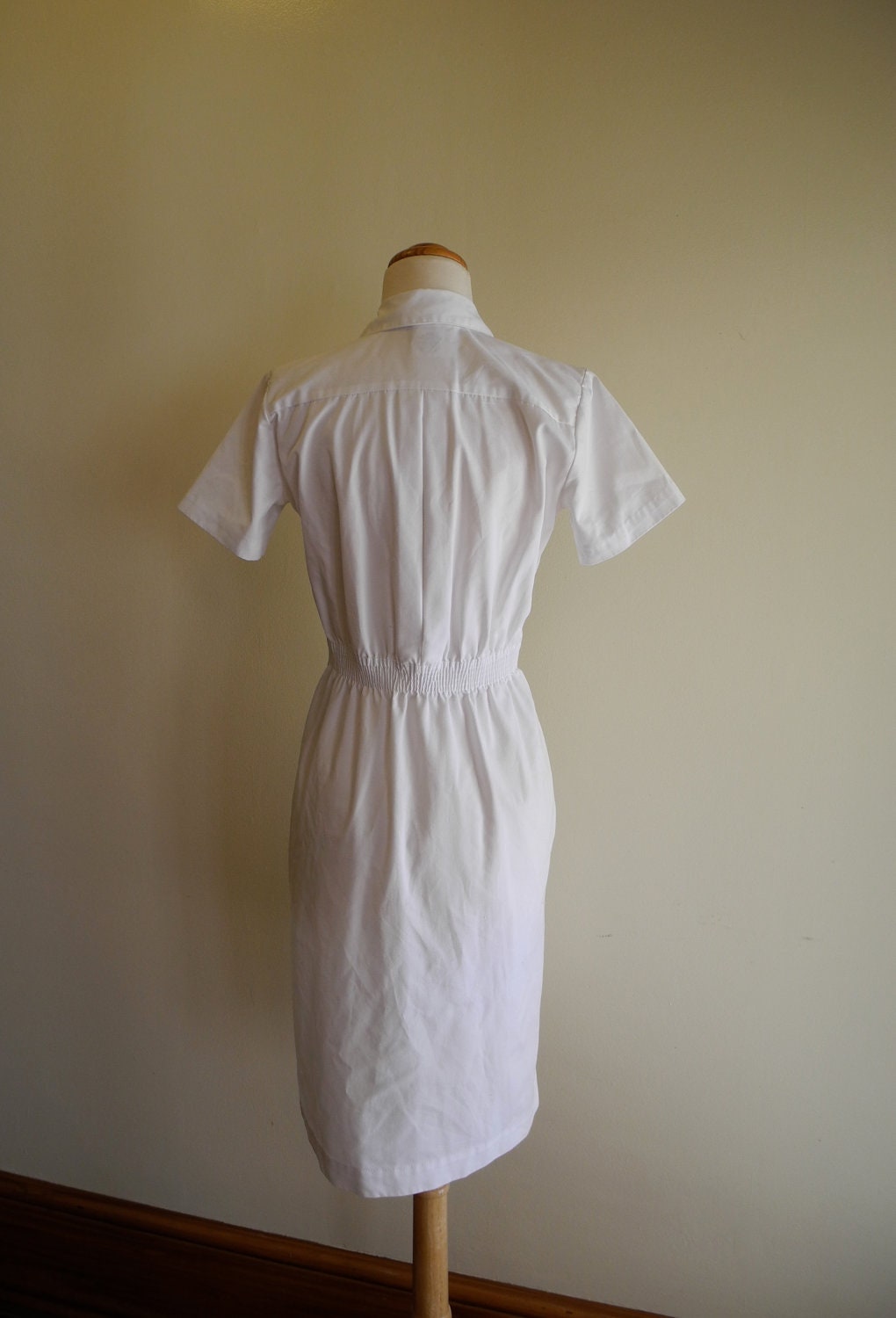 Fitted white vintage 80s nurse dress uniform XS / Small
