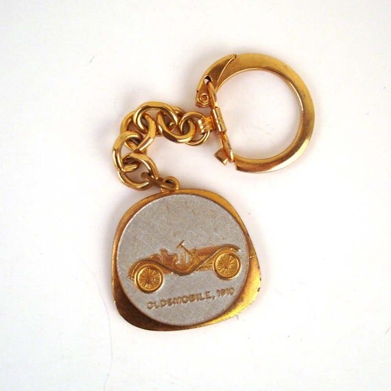 Keychain Oldsmobile Key Chain Vintage 1970s by purevintageclothing