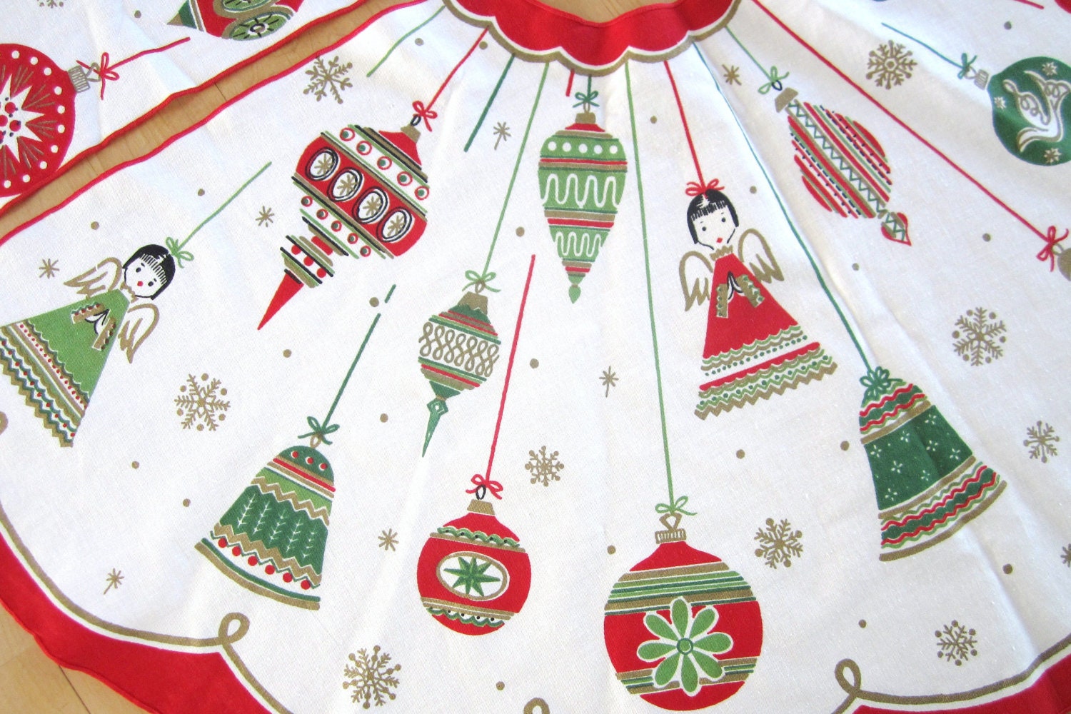 Tree Skirt Vintage 61