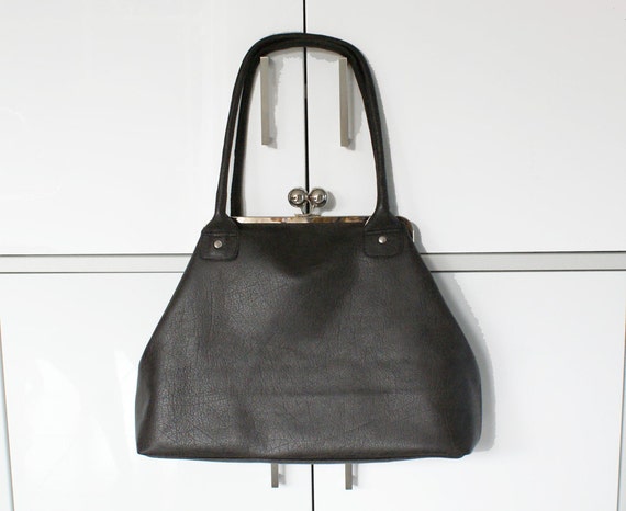 FREE shipping leather bag with kiss lock frame by ThongbaiTatong