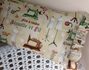 French Pillow Vintage style Mannequins French Lettering Sewing Magnifique Aiguille et fil Brocante