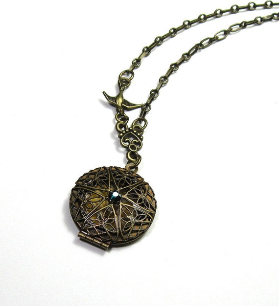 Teal Brass Vintage Style Locket Necklace by jewelrybyNaLa on Etsy