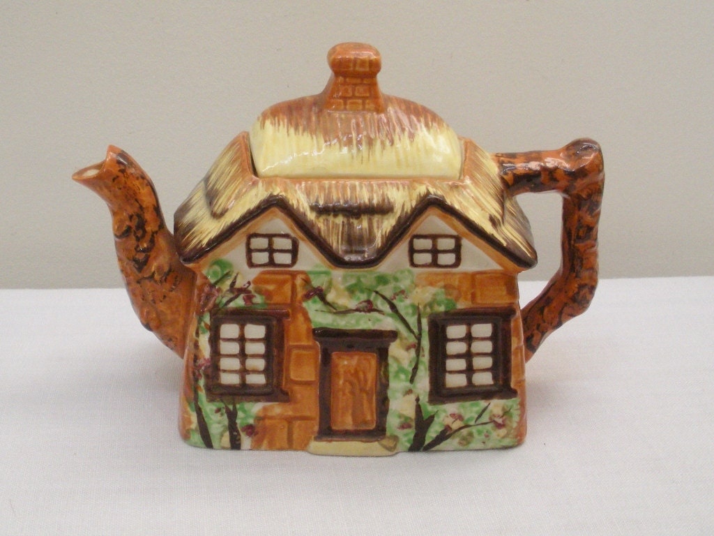 Vintage Occupied Japan Cottage Teapot