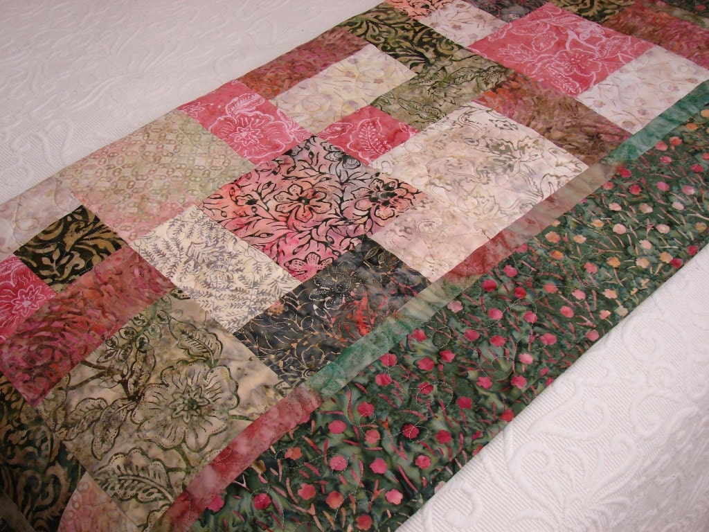 Quilted Lap Quilt Throw Blanket Bed Coverlet Tonga Pomegranate