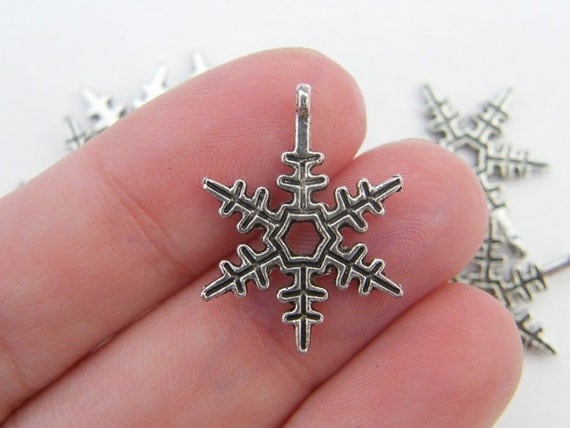 SC2893 10 Snowflake Charms Antique Silver Tone 2 Sided