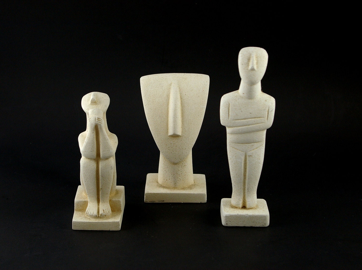 cycladic figurines were found in