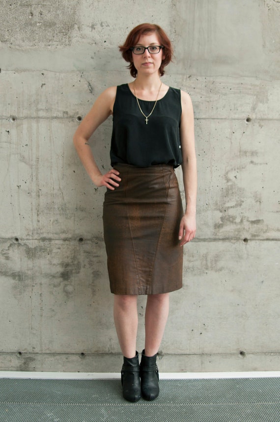 Brown leather pencil skirt Feb 06, · Personally, I have always found leather skirts a little bit intimidating. This is probably because every time I’ve seen one that I liked, it has been a skintight leather pencil skirt, which is A Look rather than just a casual look. Tight clothing makes me nervous (I feel like it never looks good.