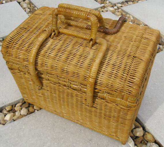 Vintage Wicker Picnic Basket