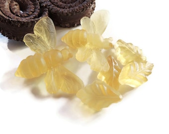 HONEY BEES SOAP, Honey Bee Soaps with leaves, Scented in Wild Mountain Honey, For Her, Birthday Gift, Novelty Bee Soaps, Handmade