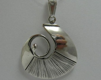Labradorite Pendant 925 Sterling Silver - Blue Flash Oval Gemstone Jewelry MO995