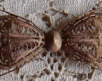 Art Deco 1920s Gold Filigree Bow Tie Brooch Bowtie Great Gatsby Style