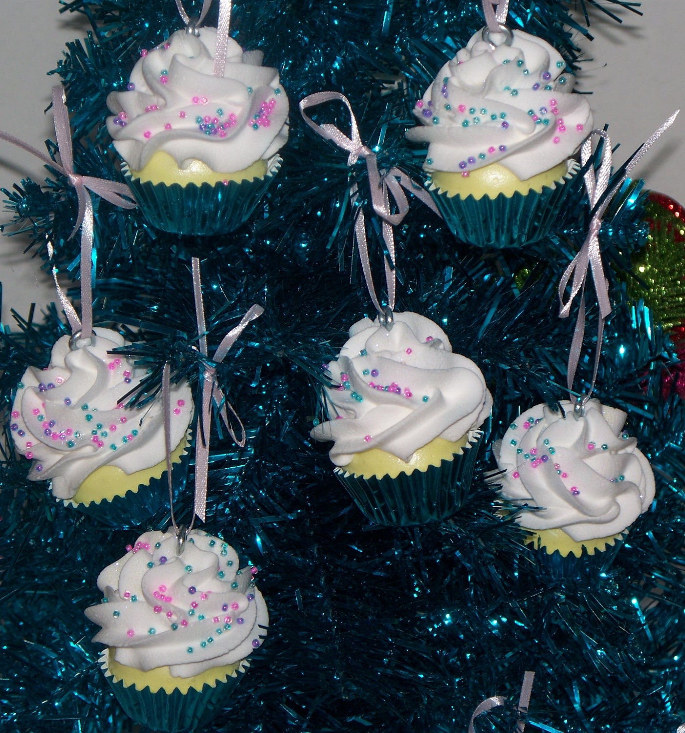 Mini Fake Cupcake Christmas Ornaments Set, Holiday Decorations, Secret Santa Gifts, Cupcake Stands, Birthday Party Decorations