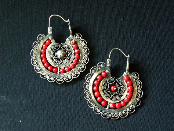 how to say earrings in spanish