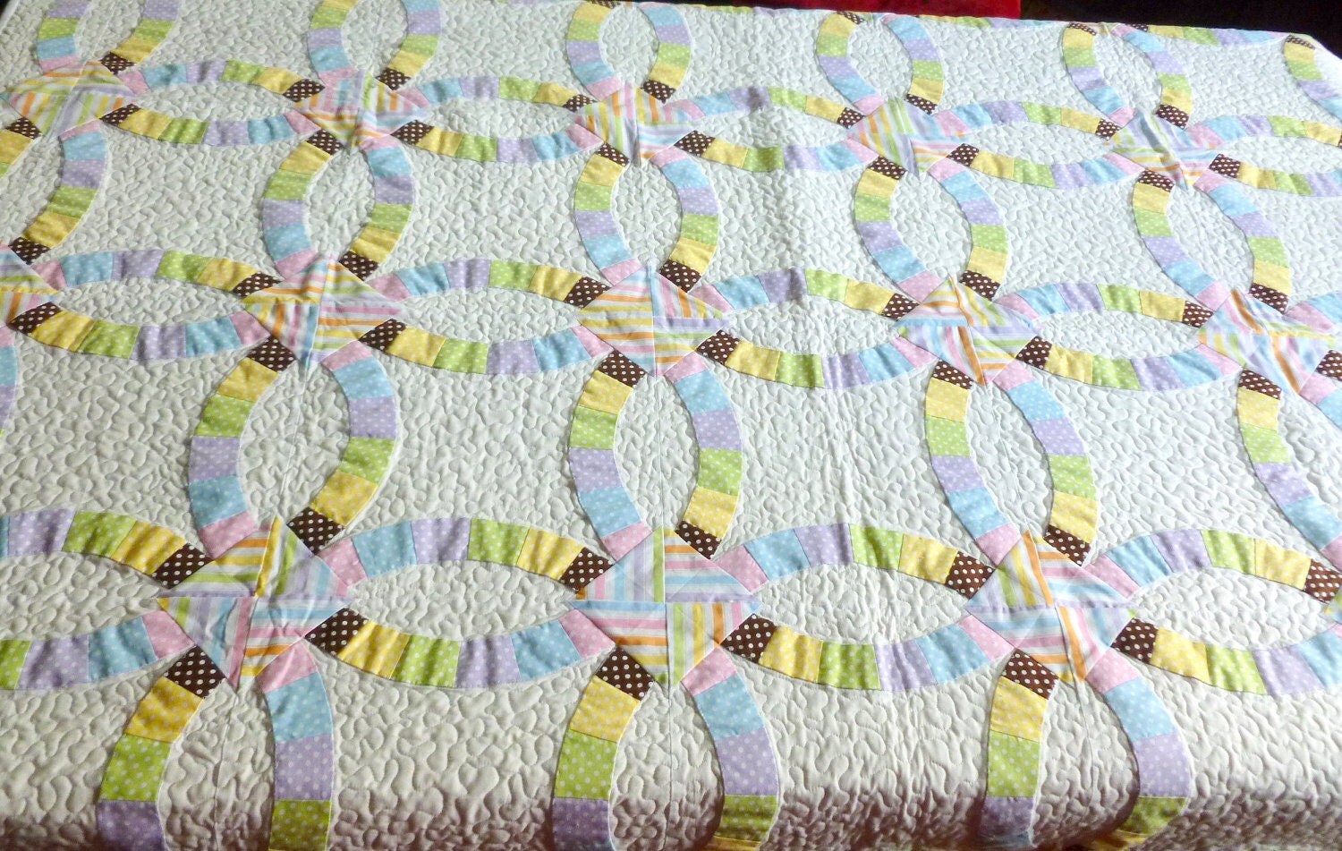 Double Wedding Ring Quilt in Pastels of Yellow Pink Mint
