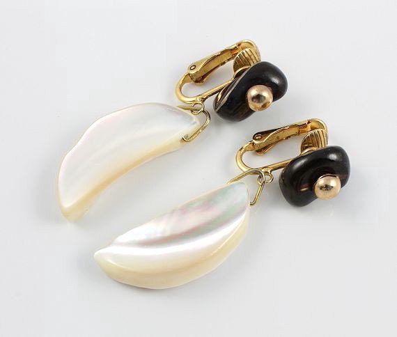 Mother of Pearl BERGERE earrings vintage jewelry by RMSjewels