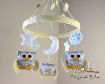 Baby Crib Mobile - Baby Mobile - Owl Mobile "Baby Owls in the Circle of Love" (You can pick your colors) Mobile - Nursery Mobile