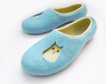 Felted woman slippers OWLS
