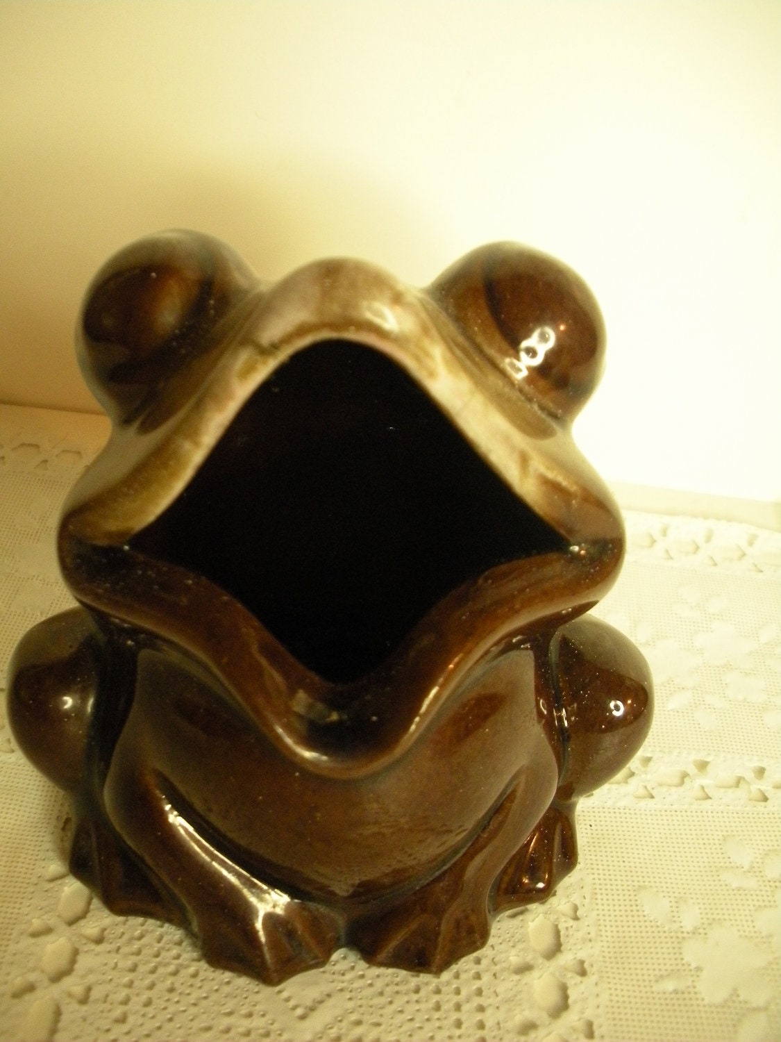 Vintage Pottery Frog Ashtray