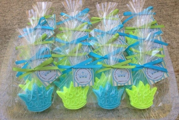 10 CROWN SOAP FAVORS (with Tags & Ribbons) - Prince Birthday or Baby Shower Favor, Little Man Shower, Crown favors, Princess Il_570xn