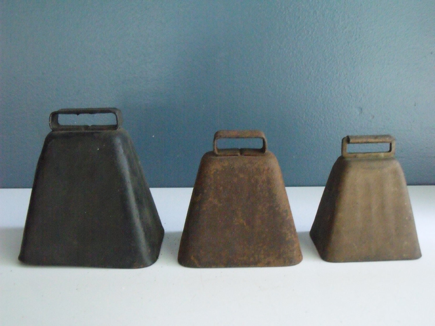 Antique Cow Bells Set 3 Brass Metal