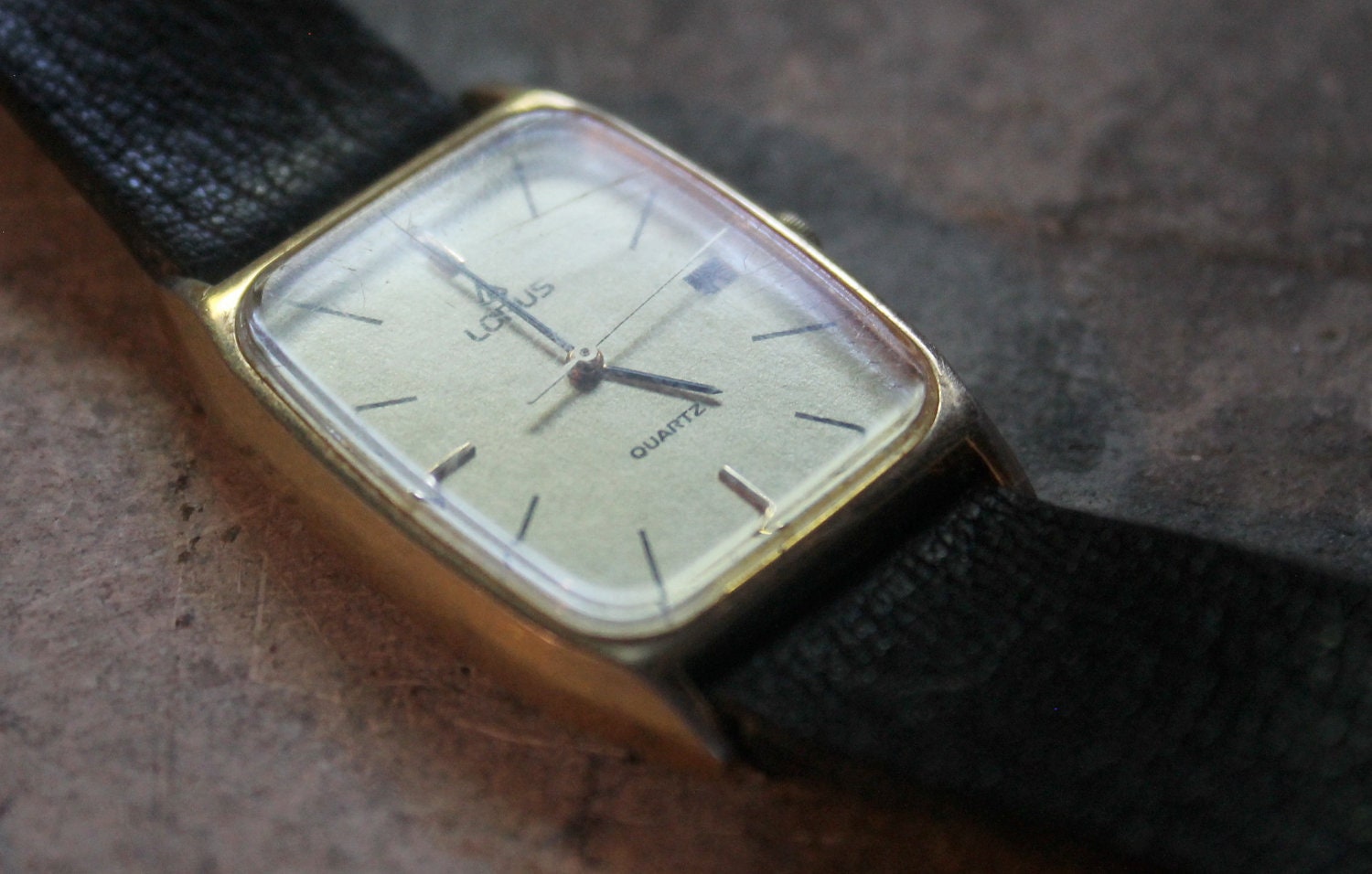 VIntage Lorus Quartz Watch Gold Tone Black Leather Strap