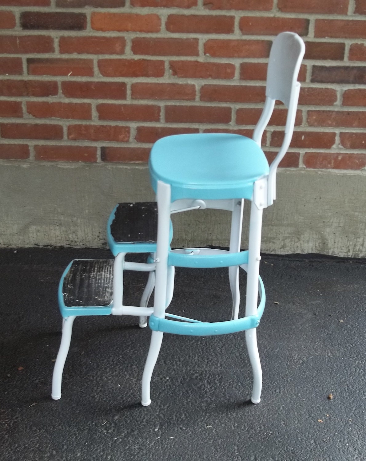 Vintage Metal Step Stool Chair / I have been looking for just the right