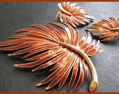 Autumn Brooch Pin Earring Demi SET Leaf Design Brown Rust Color Enamel Gold Metal Vintage Autumn Brooch Pin Earring Demi SET Leaf Design Brown Rust Color Enamel Gold Metal Vintage