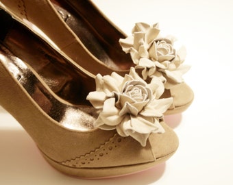 Beige Leather Flower Shoe Clips
