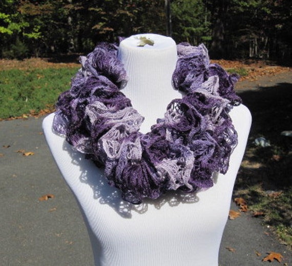 How do you knit a ruffle or spiral scarf?
