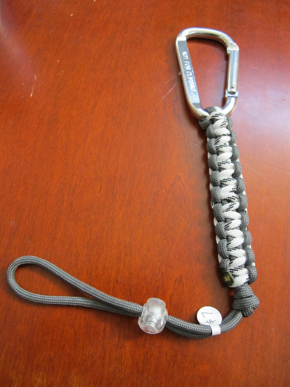 Paracord Water BottleKeysflashlighteverything holderwhite