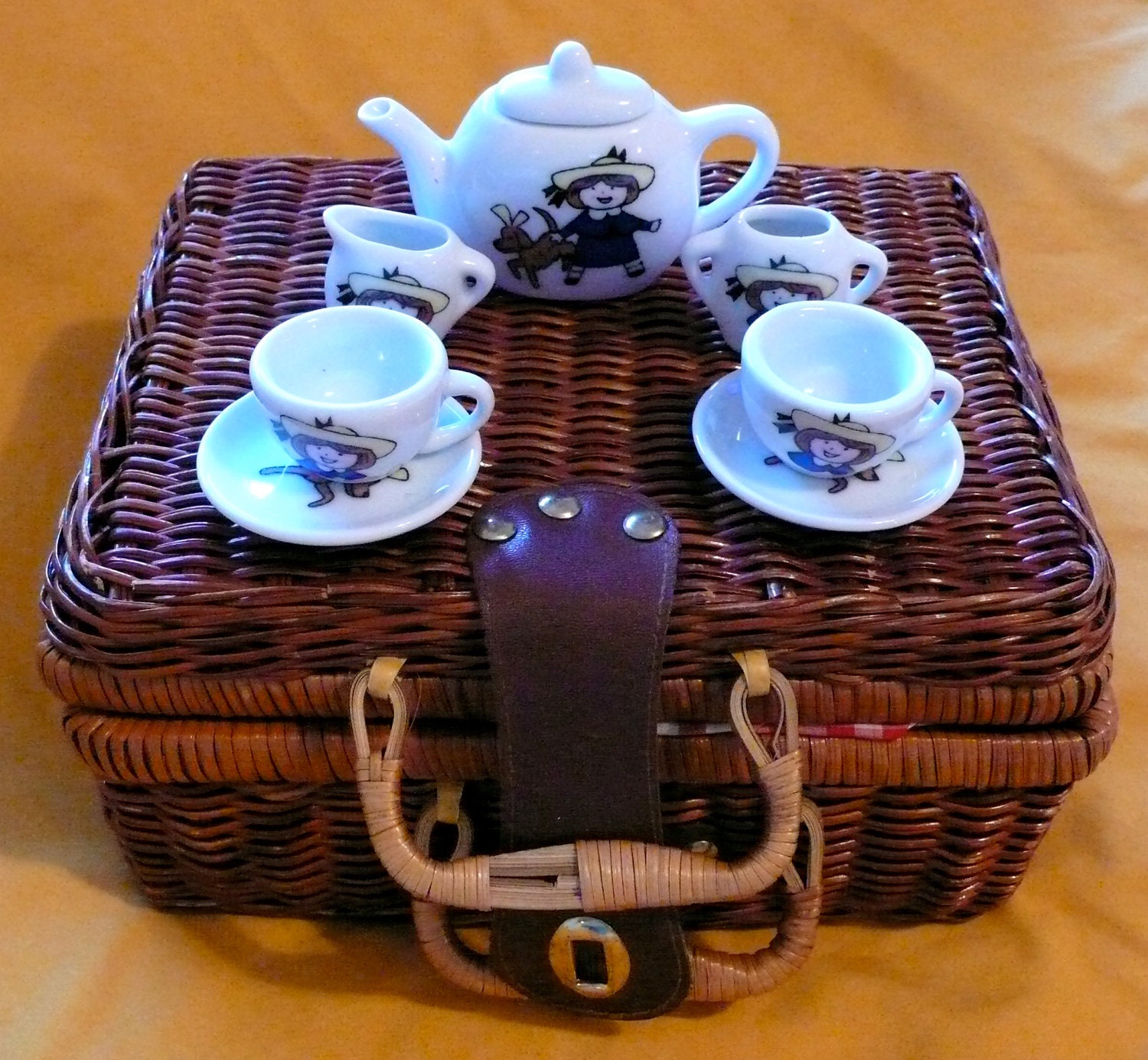 tea set wicker basket