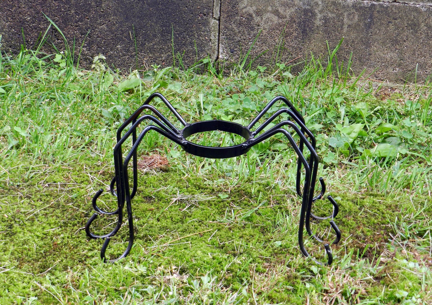 Small Steel Spider Legs Pumpkin Display