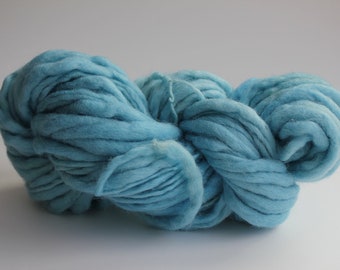 Light Blue Color Hand Spun Hand Dyed Thick and Thin Chunky Wool Knitting Yarn