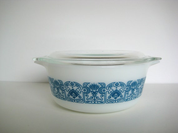 Pyrex Horizon Blue small casserole dish serving dish mid