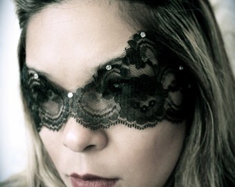 Black Lace Mask w/ No Ties / Catwoman Mask / Boudoir Mask / Mardi Gras Mask / Valentine Mask / Halloween Mask