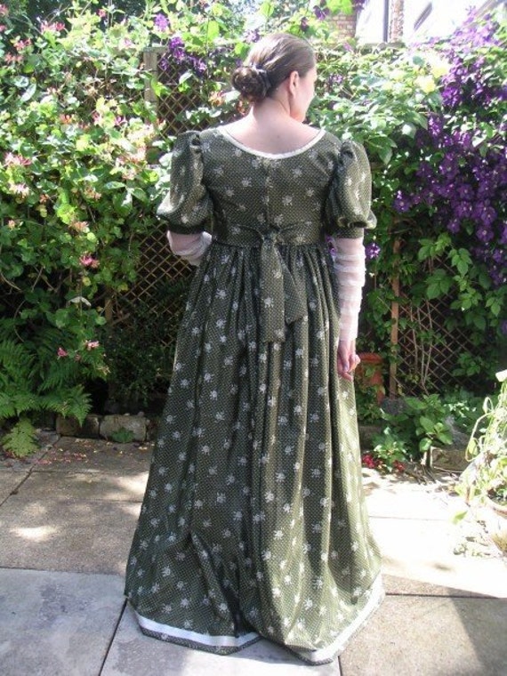 Regency style day dress in green flowered silk blend fabric with ...