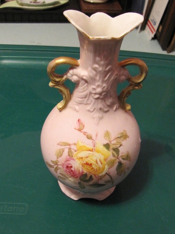 RH AUSTRIA VASE Victorian Pink with Yellow Pink Flowers Gold