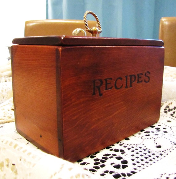 vintage wood recipe box with removable lid. home by VintageTins