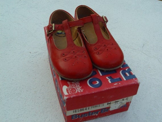 buster brown shoes 1970s