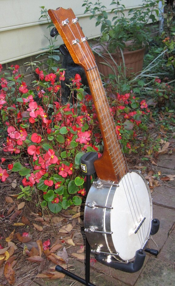 Vintage 1920s WINNER Banjo Ukulele with New
