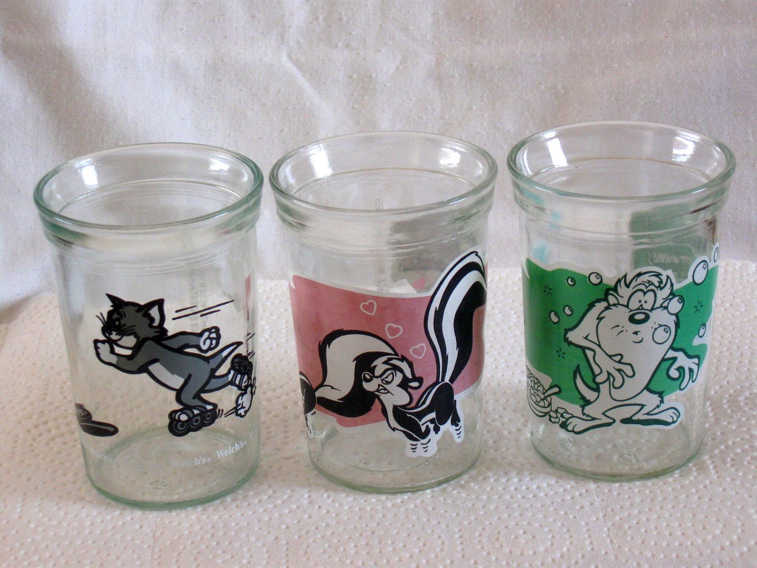 Welch's jelly glasses Looney Tunes drinking glasses