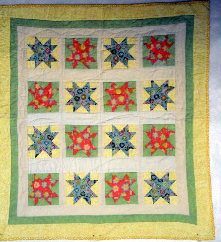 baby-quilt-in-ohio-star-pattern-by-suzannesneedlework-on-etsy