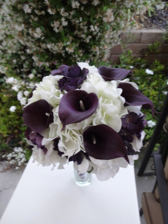 Bridal bouquet in whiteplum hydrangea and plum calla lily
