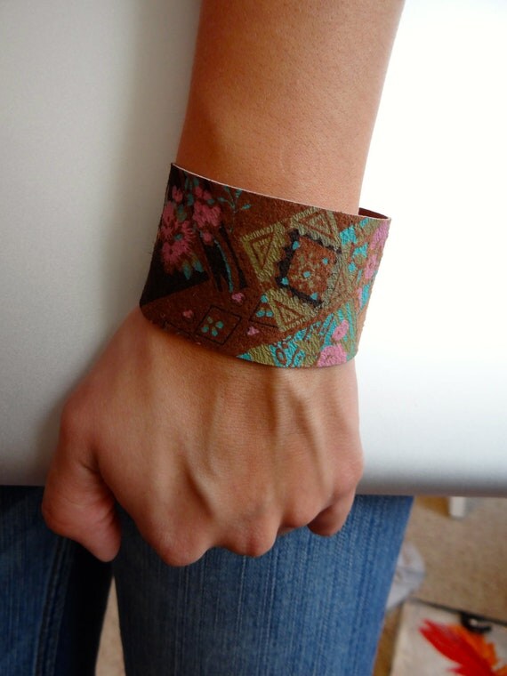 Vintage Printed Suede Wrap Bracelet by VidaliaVogue on Etsy
