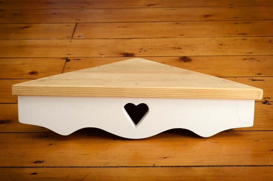 hand made corner shelf in a vintage shabby chic style heart hand made corner shelf in a vintage shabby chic style heart