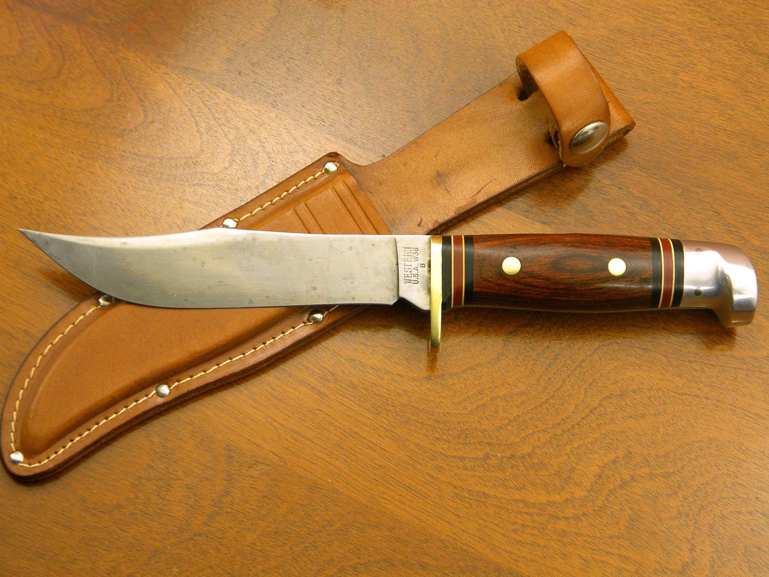 Western USA W36B Bowie Fixed Blade Hunting Knife With Leather.