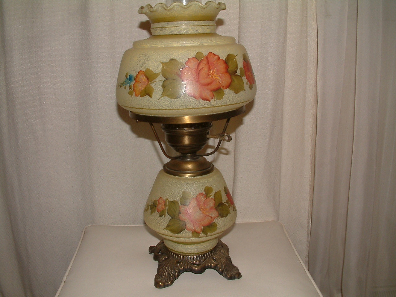 Vintage Hedco N Y Hand Painted Hurricane Lamp With 3 Way Key